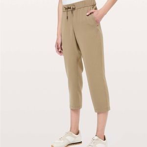 Lululemon On The Fly Crop *23 Size 2